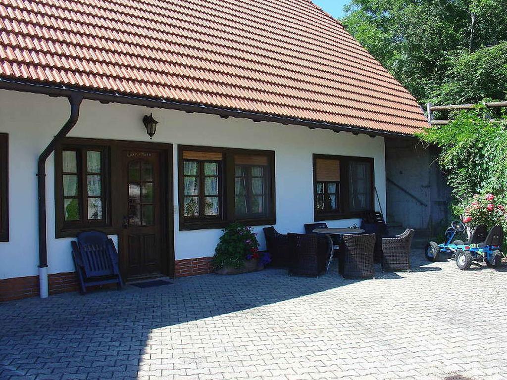 Uhlhof Apartment Neuenbach Exterior photo